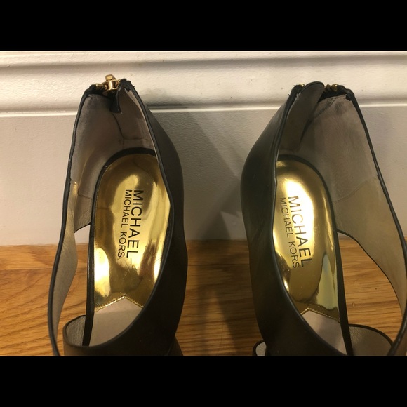 Black Crisscross Michael Kors Heels - Picture 7 of 9